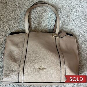 AUTHENTIC COACH BAG ! Beautiful beige color with black and gold details!